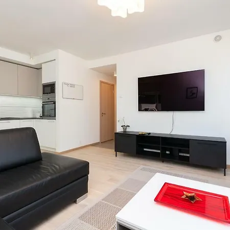 Top Lynn Apartment *